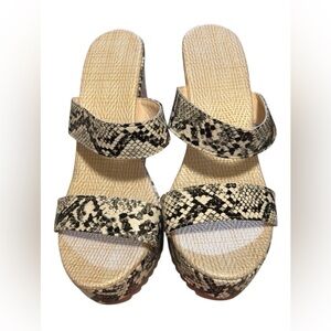 Snakeskin Print Platform Wedge Sandals – Size 8 (Fits Like 7.5) | Brand New ✨